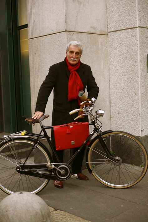 French Sampler: Elegant Cycling Positive Aging, Bike Fashion, Boomer Generation, The Sartorialist, Preppy Men, Cycle Chic, Lifestyle Motivation, Italian Men, Advanced Style