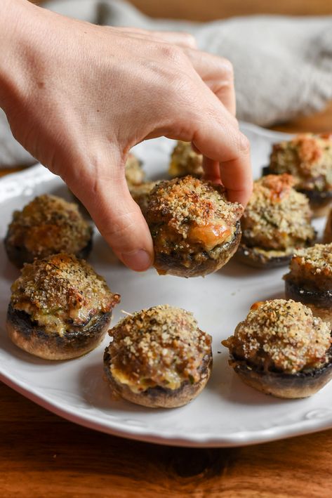 Pork Stuffed Mushrooms, Stuffed Portabella, Mushrooms Stuffed, Portabella Mushrooms, Mushroom Caps, Stuffed Mushroom, Classic Appetizers, Stuffed Portabella Mushrooms, Cooking For A Crowd