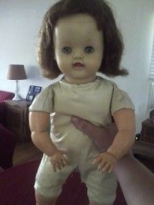 Diy Zombie Dolls, Diy Halloween Doll, Scary Baby Dolls, Creepy Halloween Props, Creepy Doll Halloween, Creepy Baby Dolls, Haunted Doll, Zombie Dolls, Homemade Halloween Decorations