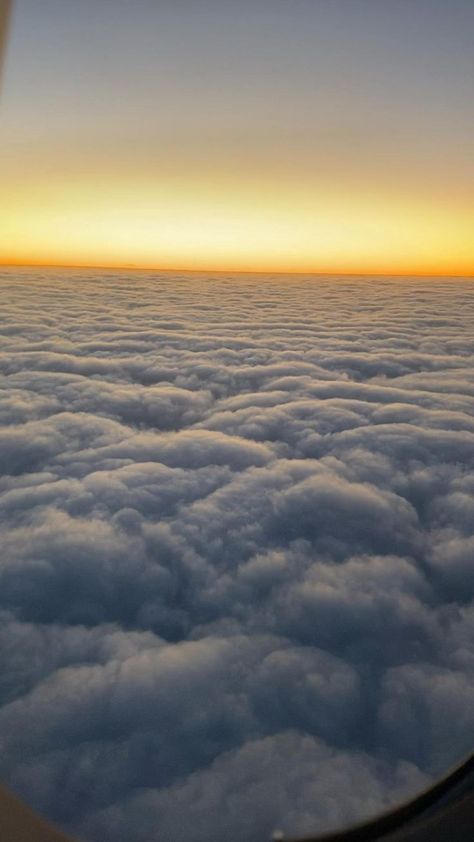 Sky From Plane, Airplane Photography Sky, Flight Photos, Plane Flights, Flight Aesthetic, Airplane Window View, Plane Flight, Plane Window, Airplane Photography