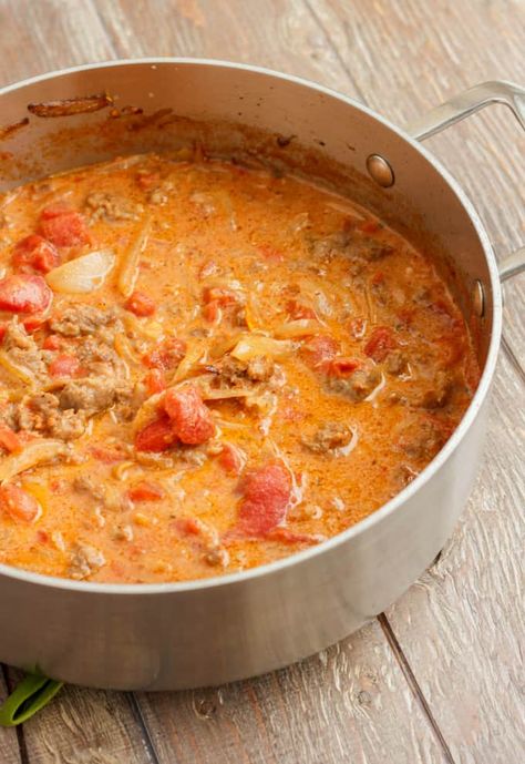 Sausage and Vodka Pasta Sauce - The Cookie Writer Vodka Sauce And Sausage, Vodka Pasta Sauce, Pasta Sauce Recipes Easy, Vodka Sauce Pasta, Gourmet Pasta, Easy Pasta Sauce, Vodka Pasta, Pasta Sauce Homemade, Fantastic Recipes