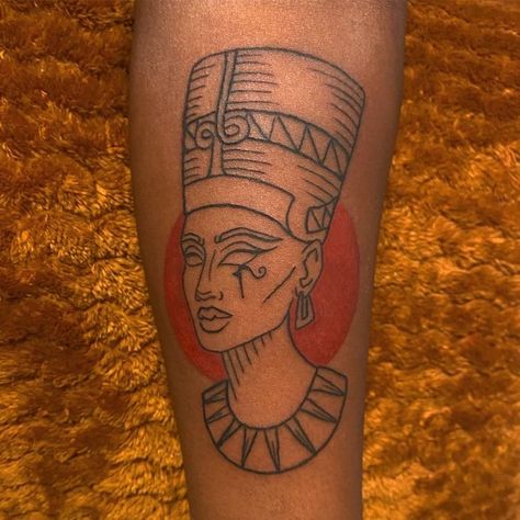 Queen Nefertiti Tattoo, Egyptian Queen Tattoos, Eye Of Ra Tattoo, Nefertiti Tattoo, Egyptian Tattoos, Egyptian Eye Tattoos, Herren Hand Tattoos, Horus Tattoo, Egypt Ancient