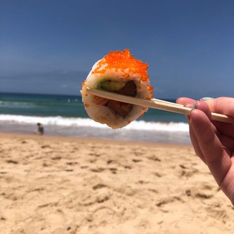 Sushi On The Beach, Nature Food, Beach Meals, Beach Nature, In The Beach, Beach Shoot, Summer 2022, The Beach, Fruit