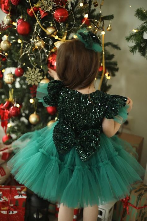 Kiddie Prom, Princess Birthday Dress, Daughter Outfits, Emerald Green Dress, Children Dress, Red Christmas Dress, Velvet Dress Designs