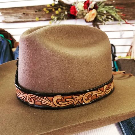 Diy Leather Working, Cowboy Hat Bands, Leather Cowboy Hats, Leather Working Patterns, Mens Leather Coats, Leather Tooling Patterns, Mens Hat, Leather Hat, Hat Accessories