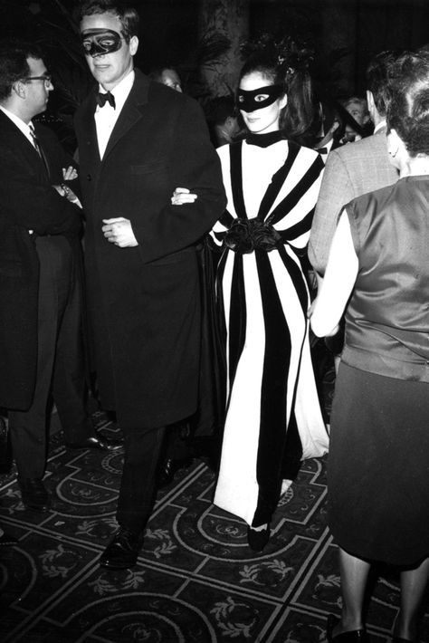 Truman Capote’s Black & White Ball, 1966 Capote Black And White Ball, Truman Capote Black And White Ball, Vintage Masquerade Ball, Black And White Masquerade Party, Black And White Masquerade Ball, Black And White Masquerade, Katherine Graham, Surrealist Ball, Don Perignon