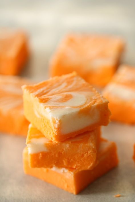 Orange Creamsicle Fudge Recipe (a holiday favorite) Creamsicle Fudge Recipe, Orange Creamsicle Fudge, Creamsicle Fudge, Best Fudge Recipe, Homemade Fudge Recipes, Store Bought Frosting, Fudge Recipes Easy, Homemade Fudge, Fudge Easy