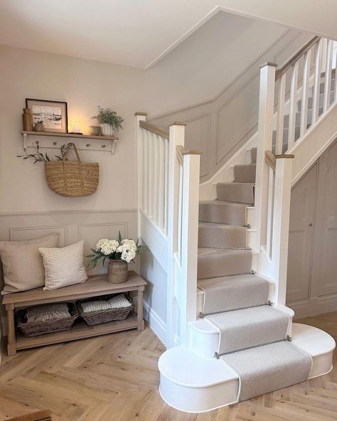 Grey Hallway Ideas, Country Hallway, Cottage Hallway, Stairs And Hallway Ideas, Hall Stairs And Landing, Grey Hallway, Landing Ideas, Hallway Landing, Stairs Landing