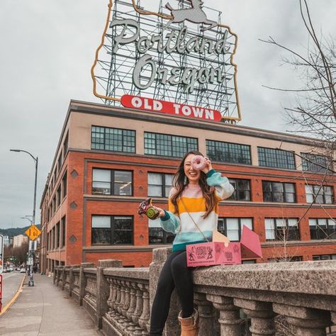 The Most Instagrammable Spots in Portland, Oregon | Ready Set Jet Set Portland Oregon Photography, Town Sign, Oregon Pictures, Crater Lake Oregon, Oregon Photography, Portland Travel, Oregon Road Trip, Downtown Portland, To My Friends