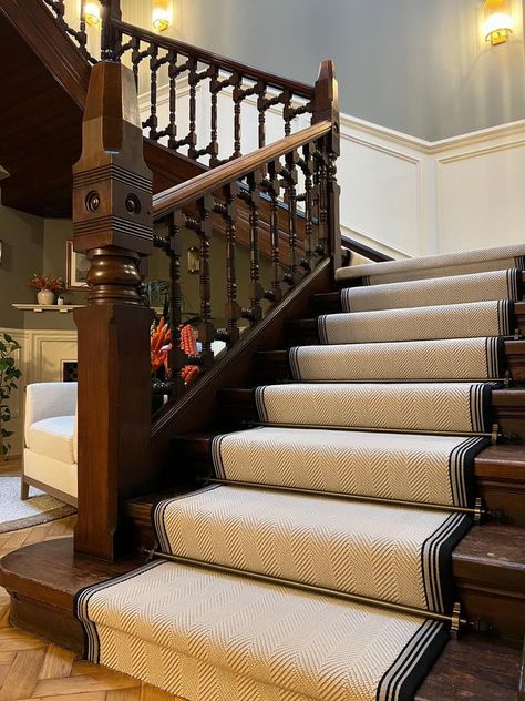 Brockway Carpets | We had to share these snaps of @laurensycamore's beautiful staircase featuring our gorgeous Gatsby herringbone design in ‘Ivory' colourway… | Instagram Dark Staircase With Runner, Staircase Carpet Runner Ideas, Wooden Staircase With Carpet, Dark Wood Stairs With Runner, Stair Runner On Dark Wood Stairs, Oak Staircase With Carpet Runner, Stair Runner With Dark Wood, Brown Staircase, Dark Wooden Stairs