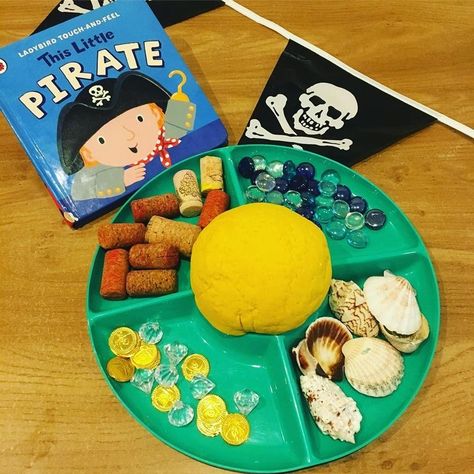 Pirate Messy Play, Pirate Eyfs, Pirate Playdough, Eyfs Pirates, Pirates Eyfs, Pirate Activities Preschool, Preschool Pirates, Pirate Preschool, Pirate Play