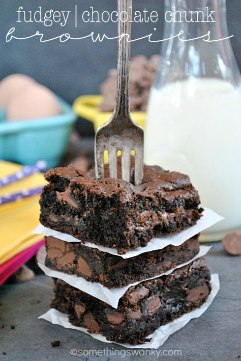 Fudgey Chocolate Chunk Brownies Applesauce Brownies, Chocolate Chunk Brownies, Best Brownies, Chocolate Chunk, Yummy Sweets, How Sweet Eats, Chocolate Brownies, Eat Dessert, Brownie Recipes