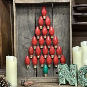 Christmas Lights Ideas, Christmas Tree Light Bulbs, Vintage Christmas Lights, Vintage Christmas Crafts, Christmas Crafty, Lights Ideas, Vintage Light Bulbs, Christmas Tree Crafts, Holiday Crafts Christmas