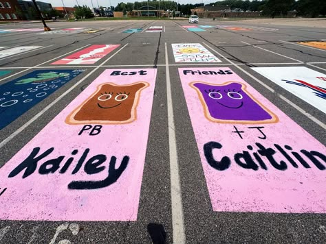 Group Senior Parking Spot Ideas, Friend Parking Spot Ideas, Cars Senior Parking Spot, Duo Senior Parking Spots, Senior Parking Space Ideas Volleyball, Senior Parking Space Ideas Best Friends, Basketball Parking Spot Painting, Duo Parking Spot Painting, Matching Parking Spot Painting