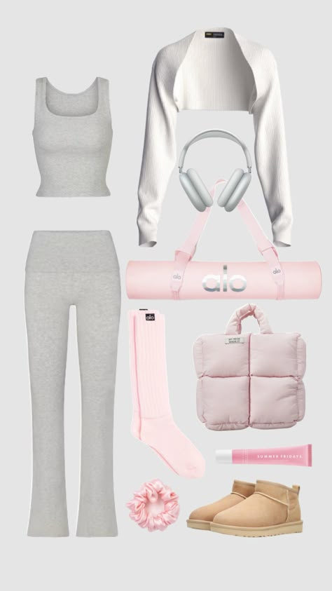 Girly Sporty Outfits, Princess Aesthetic Outfits, Fashion Inspo Aesthetic, Workout Outfits Winter, Pilates Workout Clothes, Pilates Outfit, Figure Skating Outfits, Gymwear Outfits, Pilates Clothes