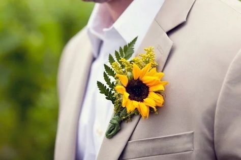 Sunflower Boutonniere, Sunflower Wedding Bouquet, Sunflower Themed Wedding, Wedding Renewal, Wedding Lighting, Lapel Flower, Rustic Invitations, Yellow Wedding, Wedding Preparation