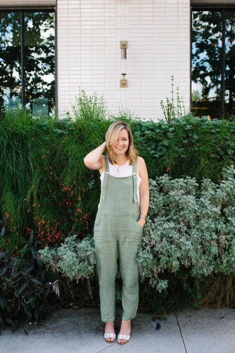 My Style || Linen Overalls - The Effortless Chic Womens Farming Overalls, Linen Overalls Outfit, Green Overalls Outfits, Women In Suspenders, Styling Overalls, Gardening Outfits, Garden Clothes, Gardening Clothes, Casual Home Outfits