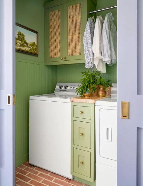 Colourful Laundry Room Ideas, Laundry Color Ideas Paint, Laundry Room Colorful, Mexican Laundry Room, Colourful Laundry Room, Maximalist Laundry Room, Laundry Room Bright, Colorful Laundry Room Ideas, Fun Laundry Room Ideas