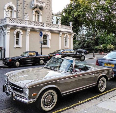 Mercedes 280 Sl Pagoda, Mercedes Classic Cars, 280sl Mercedes, 280sl Pagoda, Mercedes Auto, Vintage Jeep, Bmw Classic Cars, Vw Vintage, Mercedes Sl