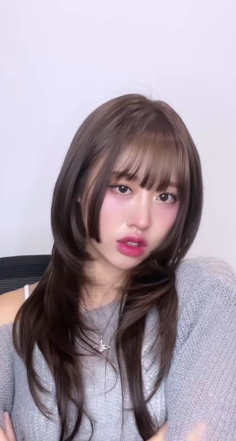 Layered Hime Haircut, Cut Wolf, Hime Haircut, Hime Cut, Stickers Face, Haircut Inspo, Hair Style Korea, Hair Tips Video, Haircuts Straight Hair