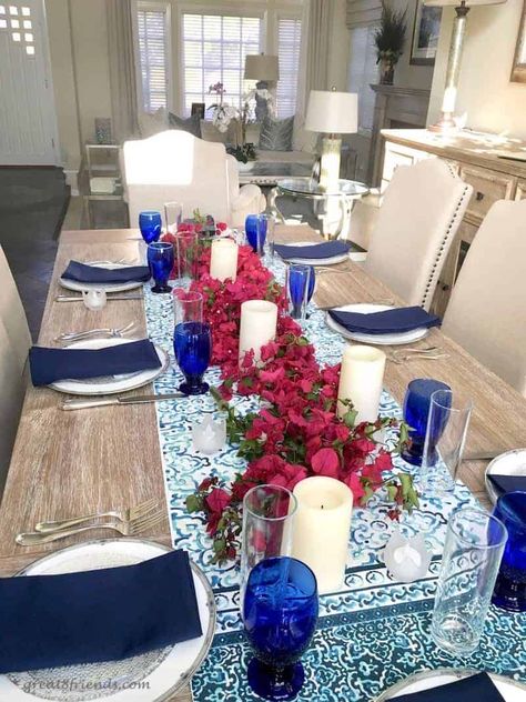 Greece Table Setting, Santorini Greece Theme Party, Greek Table Setting Ideas, Greece Table Decor, Greece Themed Dinner Party, Greek Theme Decor, Mamma Mia Themed Dinner, Greece Dinner Party, Greece Decorations Party