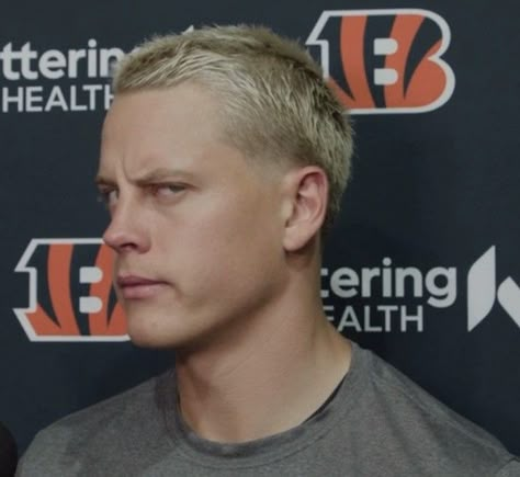 Joe Burrow Reaction Pic, Joe Burrow Buzz Cut, Joe Burrow Glasses, Joe Burrow Blonde, Joe Burrow Icon, Joe Burrow Pfp, Joe Burrow Gifs, Joe Burrow Funny, Joe Burrow Quotes