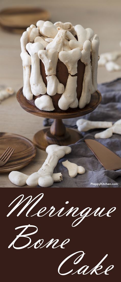 Edible bones cake is guaranteed to be the spookiest recipe on your Halloween party. | Halloween baking, Halloween recipes, Halloween cakes, spooky desserts, How to make Meringue Scary Snacks, Creepy Cocktails, Spooky Desserts, Bone Cake, Baking Halloween, Halloween Cakes Easy, How To Make Meringue, Recipes Halloween, Postres Halloween