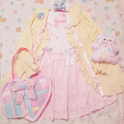 pastel coord idea . . *blouse, outer gown and skirt: @nileperch_official *bag: @creamy_ice_aisu *hair scrunchie: @spank.love *brooch: @fancy_youme . . #ゆめかわいい #ファンシー #coord #yumekawaii #fairykei Yumekawaii Aesthetic, Fairy Kei Fashion, Yume Kawaii, Kei Fashion, Style Kawaii, Yami Kawaii, Pastel Fashion, Kawaii Fashion Outfits, Japanese Street Fashion