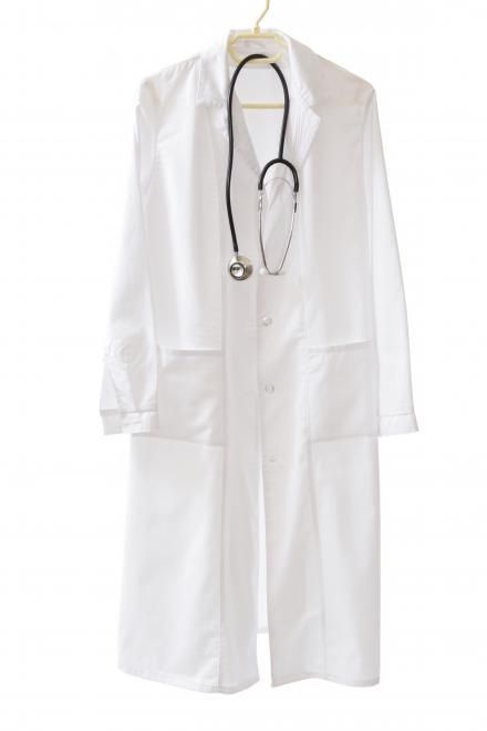 Do clothes make the doctor? U-M researchers report on patient perceptions of physicians based on attire Doctor Attire, Best Hospitals, University Of Michigan, White Coat, Health System, Formal Attire, The Doctor, One Size Fits All, Scrubs