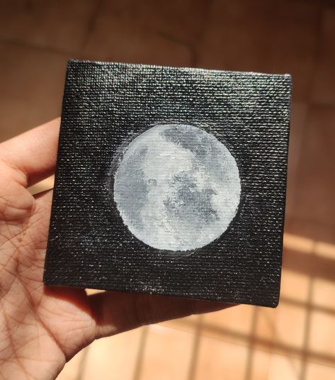 Mini Canvas Drawing, Black Background Painting, Black Canvas Paintings, Paintings Ideas, Canvas Drawing, White Details, Black And White Painting, Small Canvas, Mini Canvas