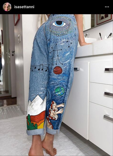 Pant Art Ideas, Writing On Pants, Custom Jeans Paint Ideas, Painted Jeans Inspiration, Diy Jean Painting, Jeans Painted Ideas, Painted Jean Ideas, Paint On Jeans Ideas, Cute Painted Jeans