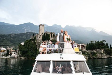 Boat Wedding, Lake Garda, Future Lifestyle, Rich Life, Dream Lifestyle, Old Money Aesthetic, Ways To Relax, Friend Photoshoot, Boat Trips