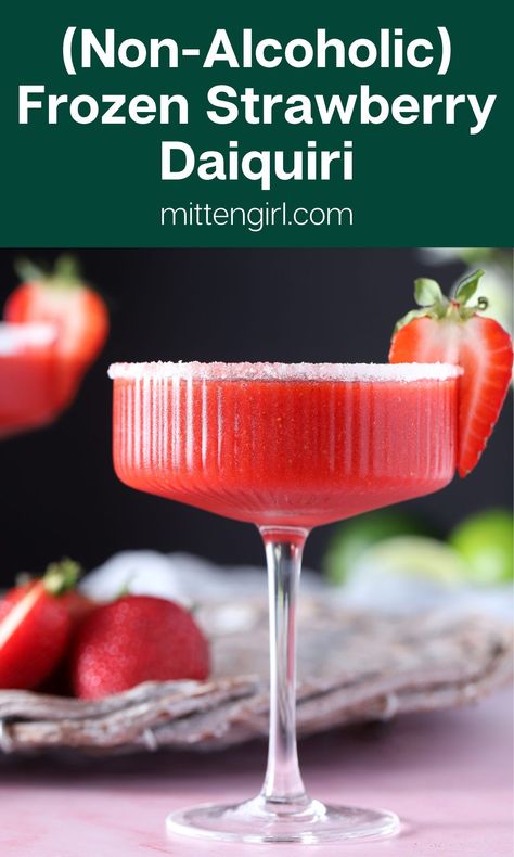 Pineapple Lemonade Punch, Strawberry Daiquiri Recipe, Strawberry Daiquiri Mix, Frozen Strawberry Daiquiri, Lemonade Punch, Daiquiri Recipe, Creative Dessert Recipes, Ginger Lemonade, Pineapple Lemonade