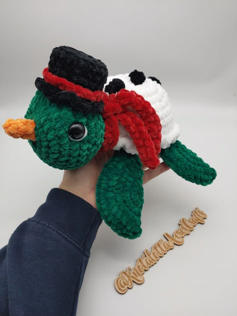 "Christmas Ssnowman Turtle, ready to celebrate the holidays with you. Made with soft Premier Parfait Chunky yarns Measures about 7\" x 9\" x 4\" Pattern inspired by @HappyTurtleCrochet   https://www.etsy.com/listing/1327035517/gingerbread-turtle-pattern-crochet-pdf?ga_order=most_relevant&ga_search_type=all&ga_view_type=gallery&ga_search_query=happy+turtle+crochet&ref=sr_gallery-1-4&pop=1&sts=1&organic_search_click=1 *Safety precautions* This item is not intended for children under 3 without supe Christmas Crochet Toys, Crochet Christmas Animals, Christmas Crochet Easy, Christmas Crochet Amigurumi, Crochet Cute Turtle, Winter Crochet Ideas, Christmas Crochet Gifts, Crochet Christmas Patterns, Christmas Turtle