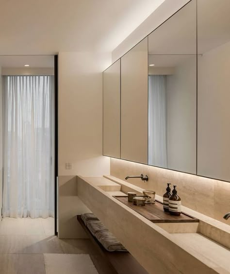 Bathroom Perspective, Hotel Bathroom Design, Travertine Bathroom, Travertine Floors, Bathroom Design Inspiration, Sopot, Bathroom Design Luxury, Bathroom Renos, Modern Bathroom Design