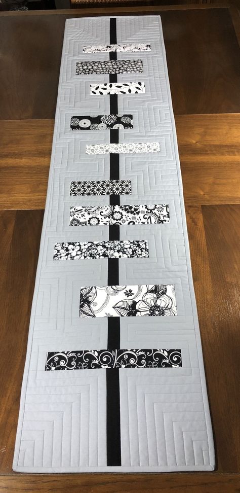 Table Decor Modern, Modern Table Runner, Modern Table Decor, Quilt Table Runners, Table Runners Patterns, Modern Table Runners, Modern Quilt Blocks, Patchwork Table Runner, Black And White Quilts