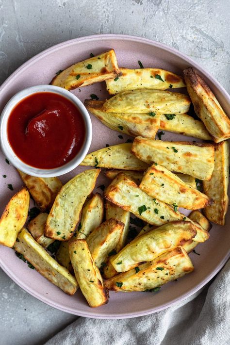 Air Fryer Japanese Sweet Potato Wedges - Dash of Mandi Japanese Sweet Potatoes, Air Fryer Veggies, Japanese Potato, Japanese Sweet Potato, Sweet Potato Wedges, Air Fryer Dinner, Japanese Sweet, Air Fryer Healthy, Air Fryer Dinner Recipes