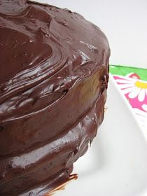 Heidi Bakes: Old Fashioned Chocolate Cake with Glossy Chocolate Icing Old Fashioned Chocolate Cake, Craving Chocolate, Chocolate Ganache Frosting, Milk Chocolate Ganache, Ganache Frosting, Ganache Recipe, Torte Cupcake, Creme Dessert, Tasty Chocolate Cake