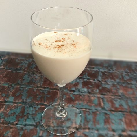 Boozy Advent 12: Brandy Maple Milk Punch via @johnnaskitchen Maple Milk, Brandy Milk Punch, Milk Punch Recipe, Bourbon Cider, Painkiller Cocktail, Milk Punch, Ginger Fizz, Apple Cocktail, Apple Brandy