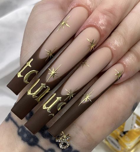 Taurus Nails Acrylic, Taurus Nails Ideas, Green Taurus Nails, Taurus Nails Birthday, Taurus Nails Designs Acrylic Birthday, Birthday Nails Taurus, Taurus Birthday Nails, Classy Long Nails, Taurus Nails Designs