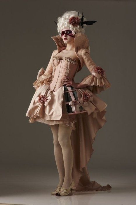 marie antoinette inspired dress | Halloween Costume Idea of Marie Antoinette Dress Marie Antoinette Costume, Istoria Modei, Gothic Mode, Mode Steampunk, Rococo Fashion, 여자 패션, Fantasy Fashion, Marie Antoinette, Historical Fashion