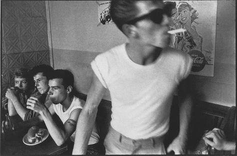 Tulsa - Larry Clark photographs Bruce Davidson, Public Enemies, New York Summer, Diane Arbus, Robert Doisneau, Urban Culture, Black And White Photograph, West Side Story, Magnum Photos