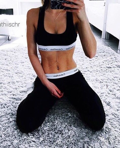 Love these abs fitsperation! Sign up for my newsletter at chelseyrosehealth.com to get my 8 Healthy Tips To a Flat Tummy. #weightloss  #fitsperation  #absinspiration Ck Under Wear Women, Summer Calvin, Estilo Fitness, Fitness Motivation Pictures, Global Dress, Workout Outfits, Tank Top Bras, Workout Pictures, Women Outfit