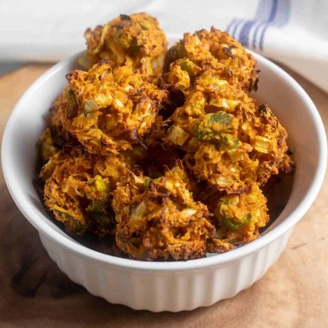 Vegan Cabbage Fritters (Pakoda) Baked Cabbage Recipes, Cabbage Patties, Vegan Fritters, Cabbage Fritters, Vegan Cabbage, Vegan Clean Eating, Tummy Tucker, Vegan Patties, Baked Cabbage