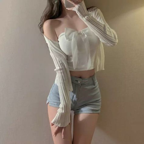 Revealing Korean Outfit Casual, Casual Revealing Outfit, Revealing Outfit Casual, Korean Outfits Casual, Cute Outfits Korean, Revealing Outfit, Seductive Clothes, Korean Girl Fashion, Outfit Casual