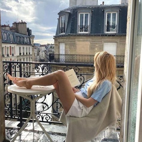 Travel Paris, Happy Weekend Quotes, Weekend Quotes, Wine Photography, Paris Girl, Parisian Life, Paris Aesthetic, Living In Paris, Future Lifestyle