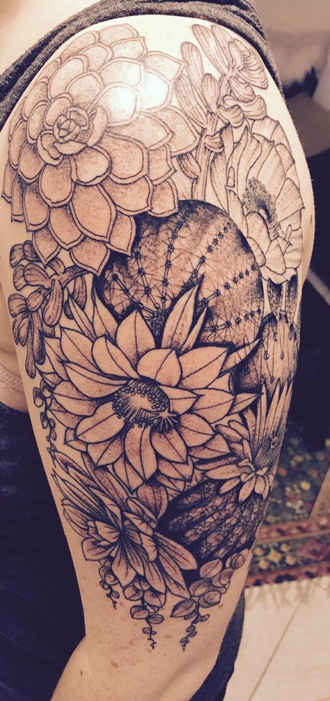 Desert plants by Lexy Mosh Phoenix AZ Western Desert Tattoo Sleeve, Desert Tattoo Sleeve, Desert Flower Tattoo, Az Tattoo, Flower Sleeve Tattoo, Desert Inspo, Desert Tattoo, Types Of Succulents Plants, Rose Flower Tattoos