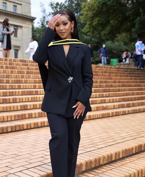 Black Graduation Suits For Women, Female Graduation Suits, College Graduation Suits Women, Graduation Black Suits For Women, Graduation Outfit Suit Women, Suits For Graduation Girl, Graduation Outfit Ideas University Suits, Graduation Outfit Ideas University Suits Women, Grad Suits For Women