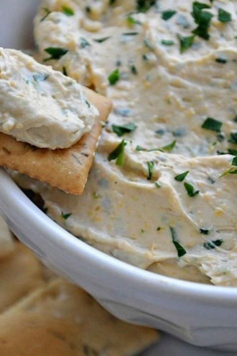 Guinness and Cheddar Cheese Dip Irish Appetizers, Cheddar Cheese Dip, St Patrick's Day Appetizers, Cheddar Dip, Wisconsin Cheese, St Patricks Day Food, Irish Recipes, Cheese Dip, Perfect Appetizers