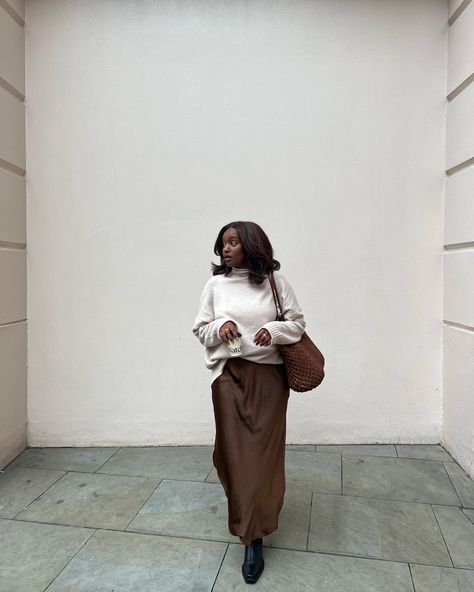 Maxi Skirt Winter Outfit, Satin Skirt Outfit Winter, Brown Knee High Boots Outfit, Skirt Boots Outfit, Skirt Winter Outfit, Maxi Satin Skirt, Winter Maxi Skirt Outfit, Brown Skirt Outfit, Jumper Dress Outfit